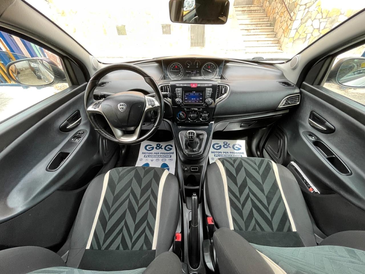 Lancia Ypsilon 1.2 69 CV 5 porte Gold