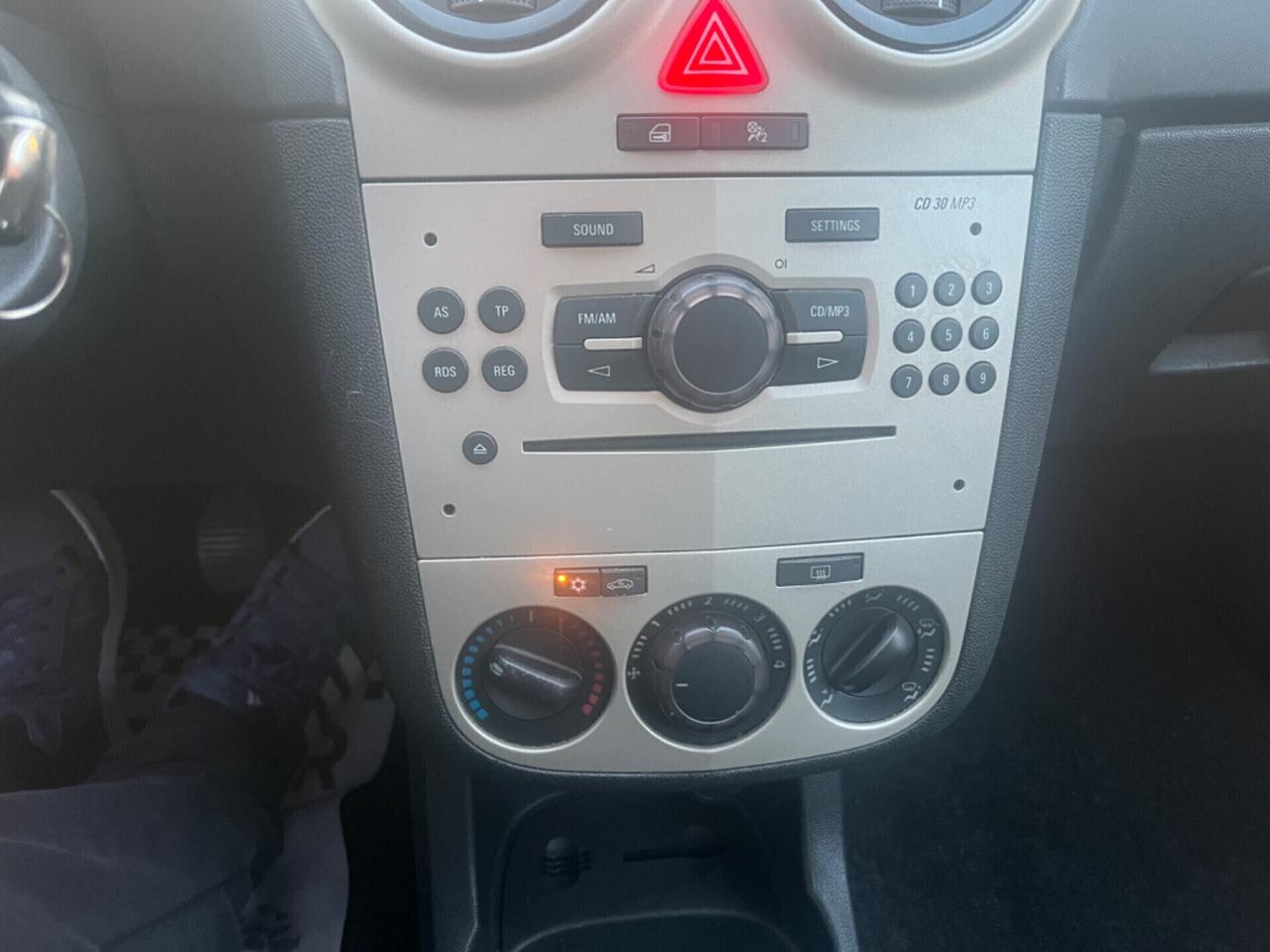 Opel Corsa 1.2 3 porte Club 2007