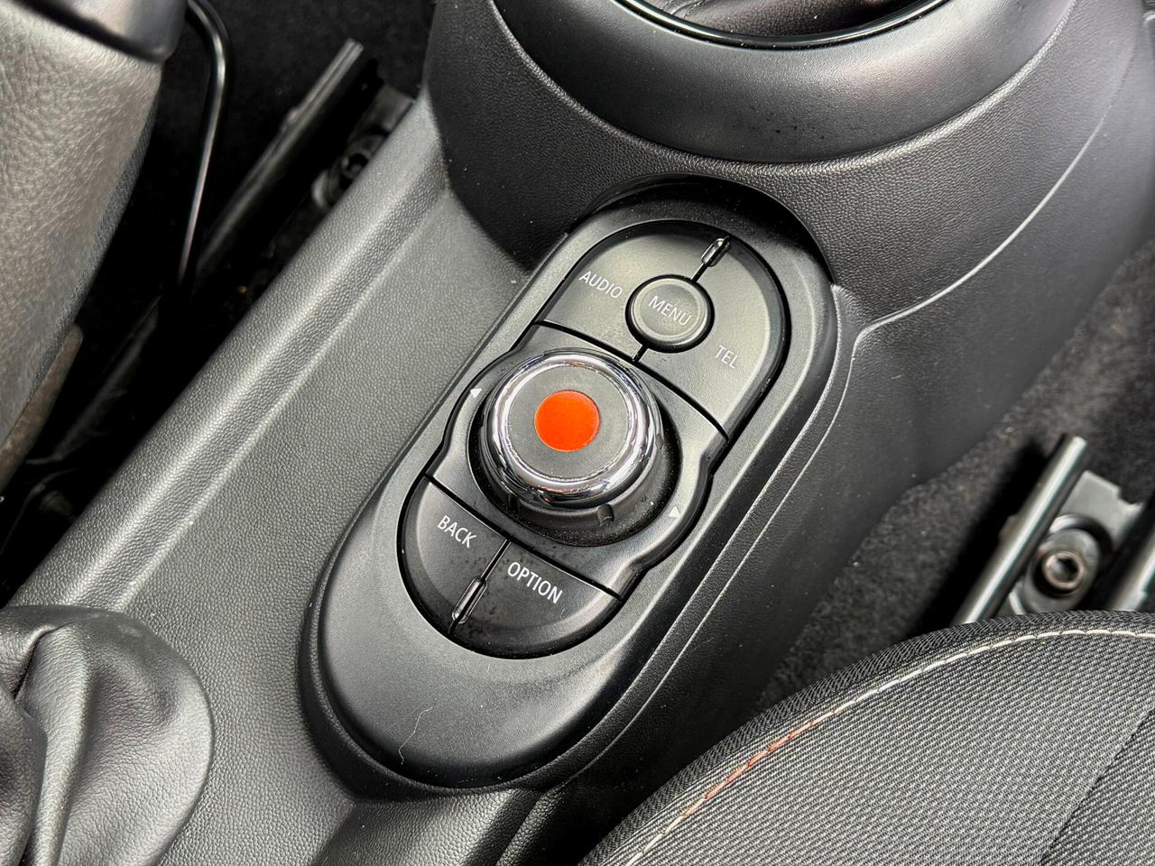 Mini 1.5 One D 95CV 5P *LUCI LED AMBIENT – 2016