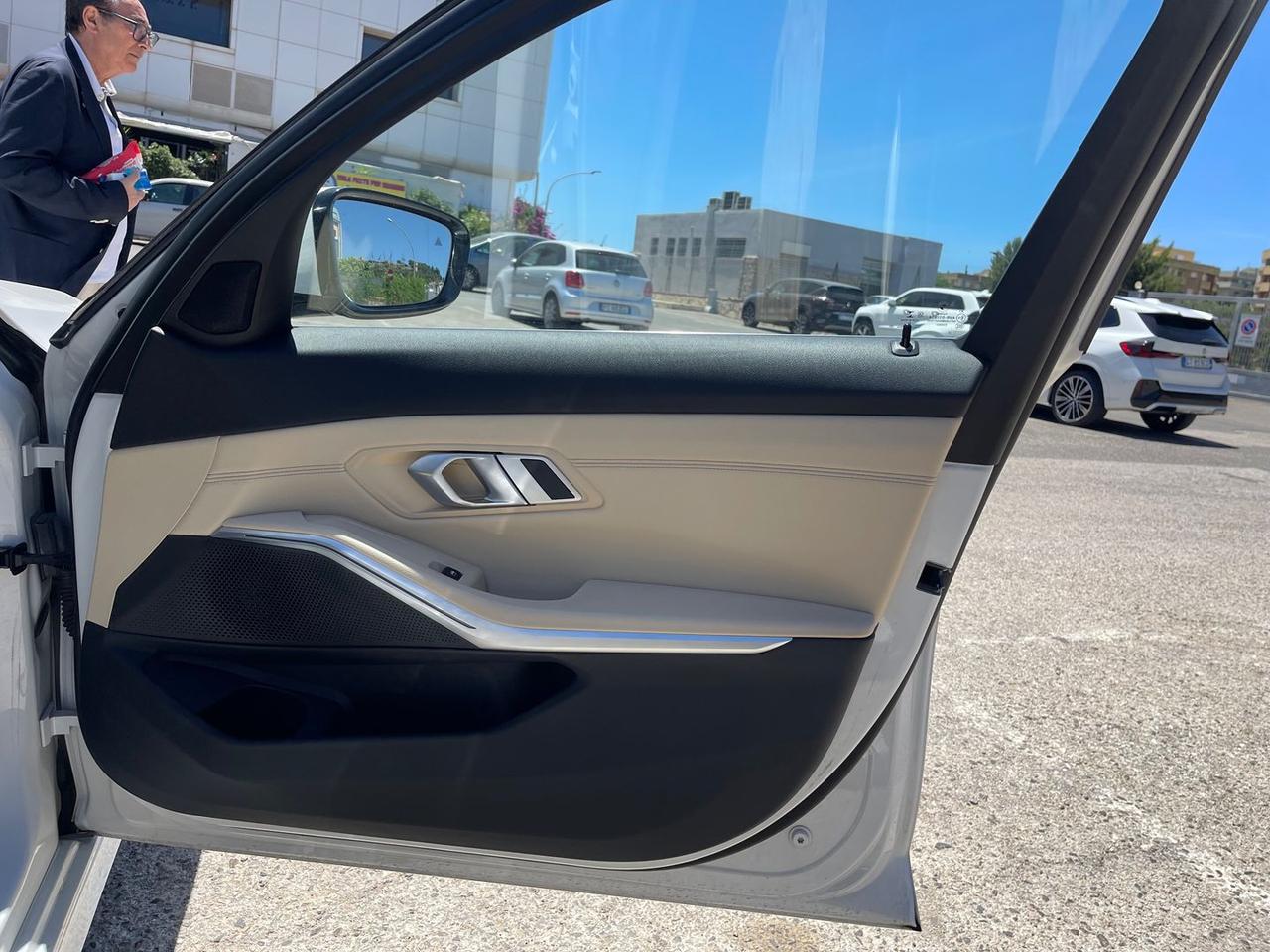 Bmw 320 i Luxury #11281