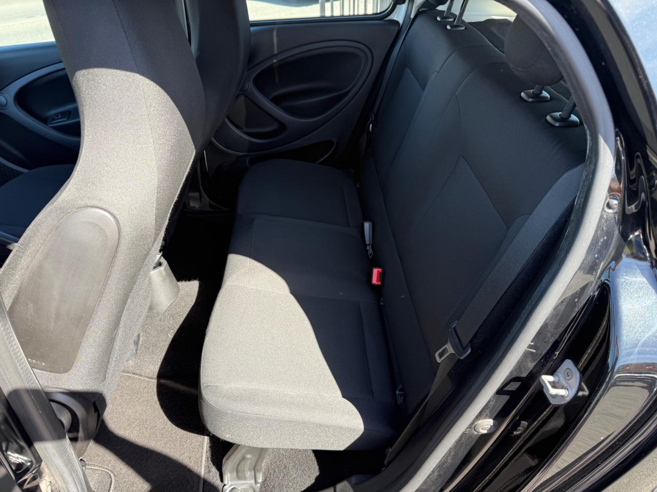 SMART FORFOUR 1.0 Youngster 71cv Neopatentati