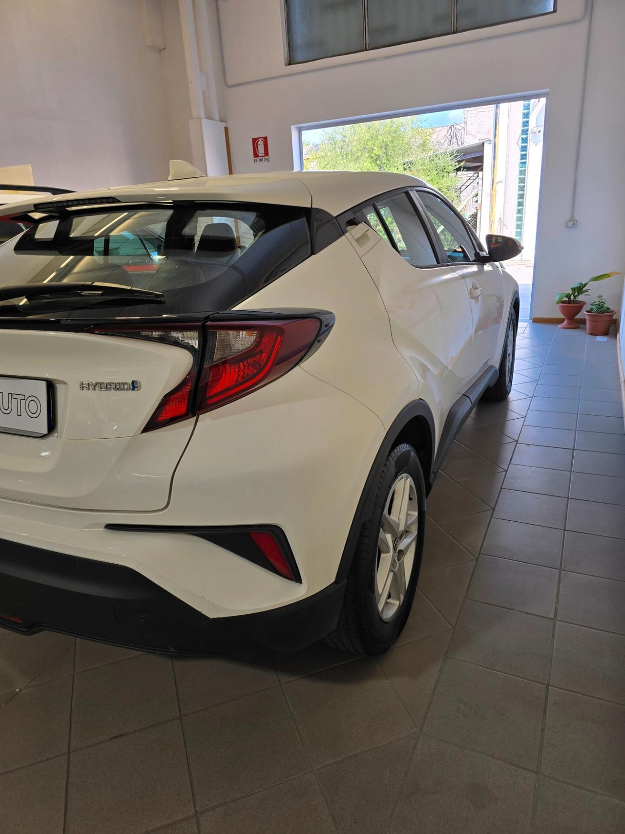 Toyota C-HR 1.8 Hybrid E-CVT Active