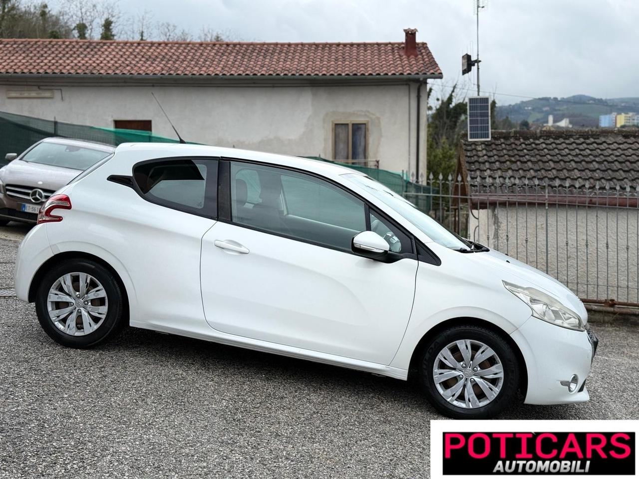 Peugeot 208 1.2 80 CV 3p. GPL Access