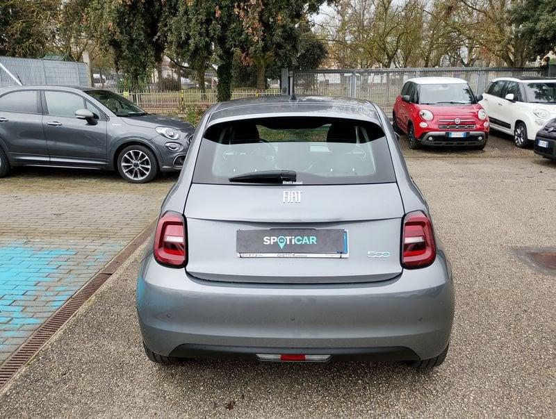 FIAT 500 500e Berlina 42 kWh Icon