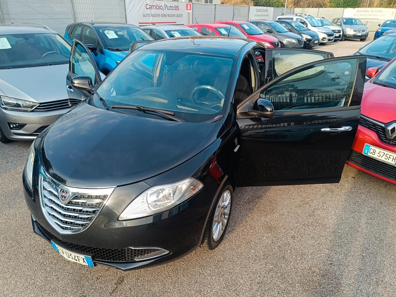 Lancia Ypsilon 1.2 69 CV 5 porte Platinum