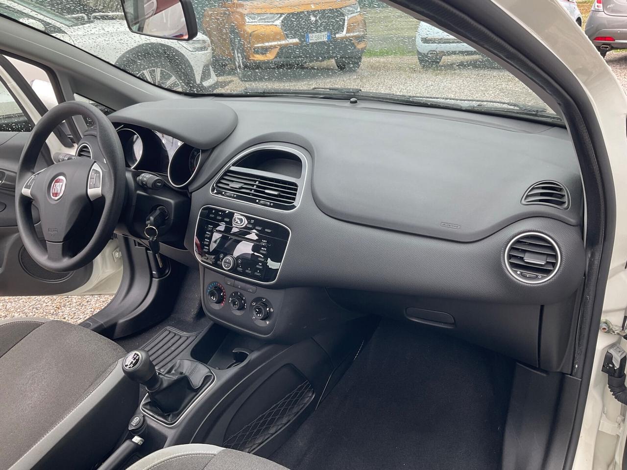 Fiat Punto 1.3 MJT II 75 CV 5 porte Virgin Radio