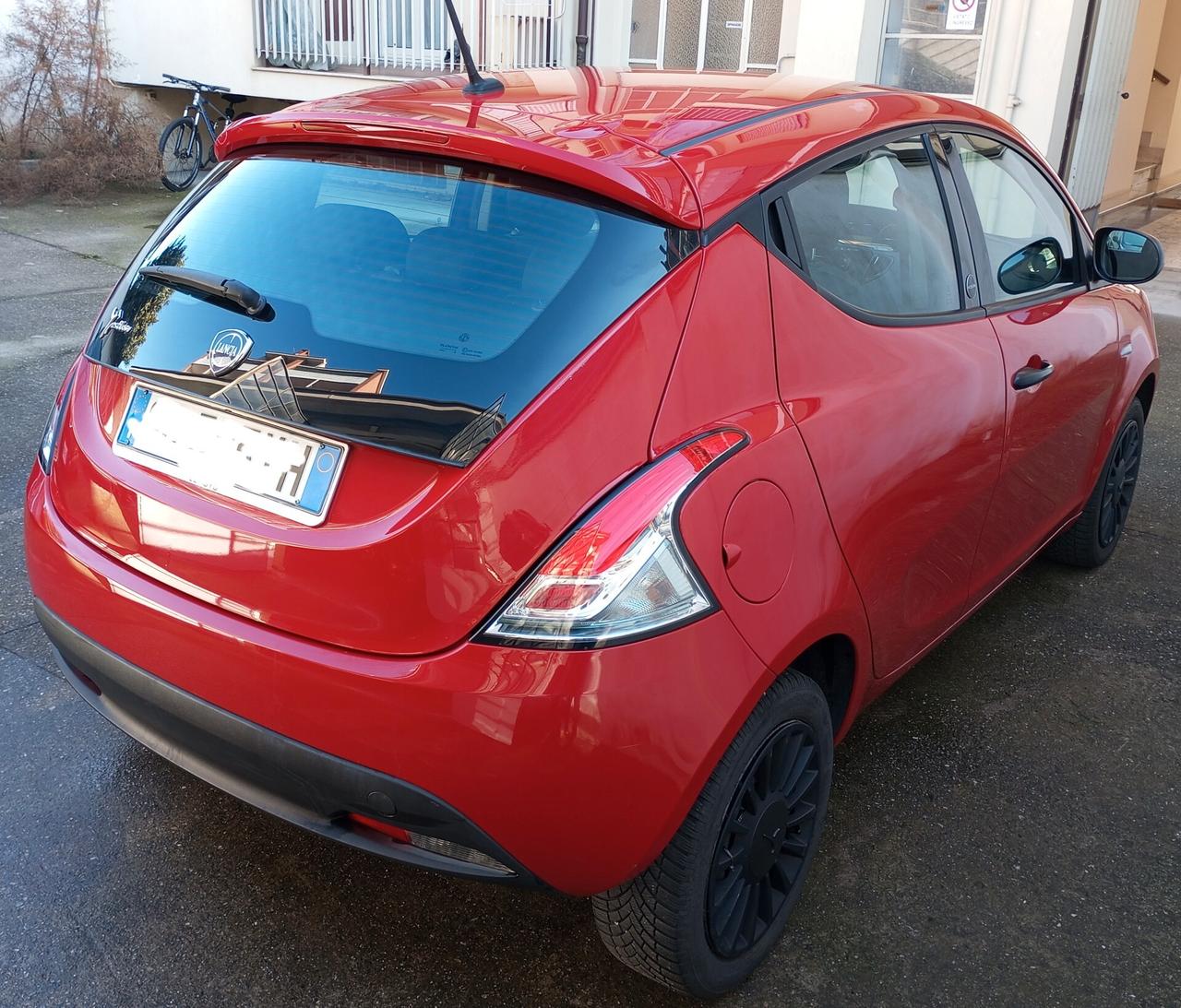 Lancia Ypsilon 1.2 69 CV 5 porte GPL Ecochic iva esposta