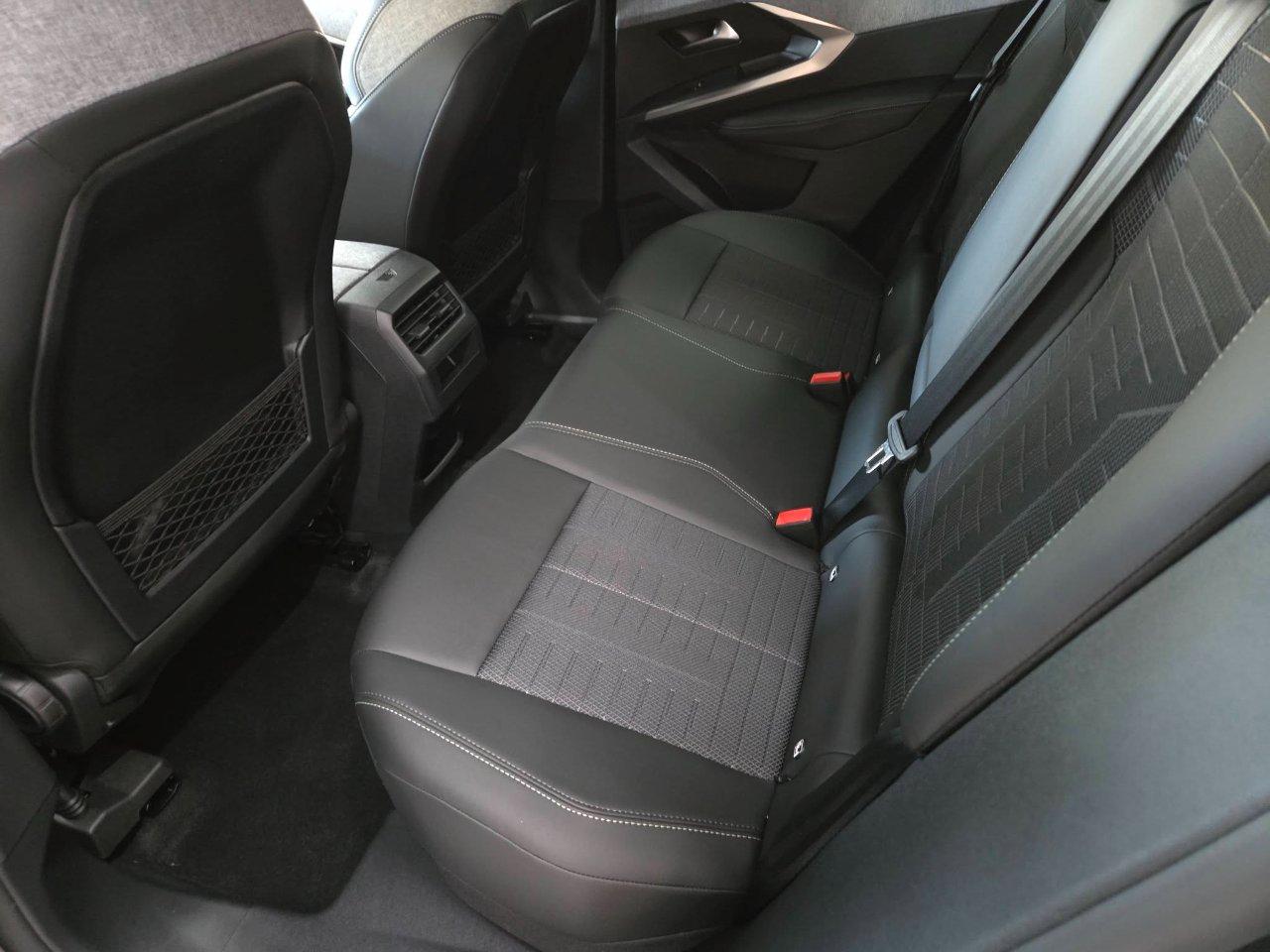 Peugeot 3008 3008 1.2 hybrid GT 145cv e-dcs6