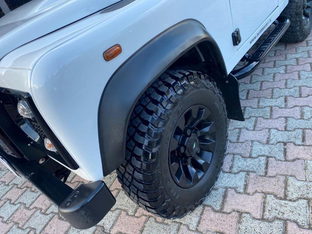 LAND ROVER Defender 90 2.2 TD4 Station Wagon