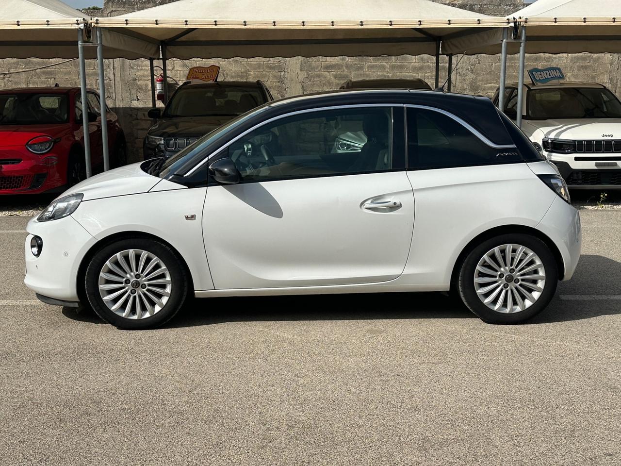 Opel Adam 1.2 70 white blach