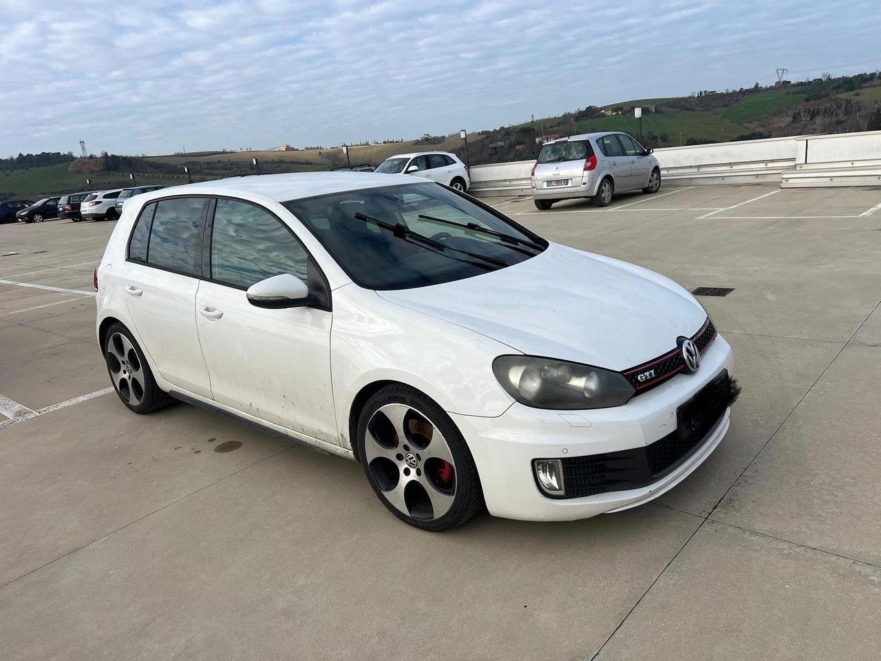 Volkswagen Golf GTI 2.0 TSI 5p.