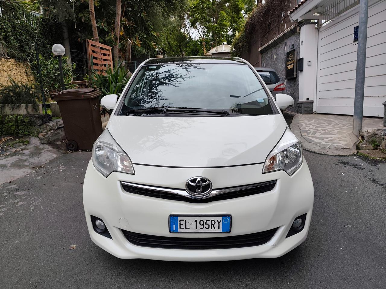 Toyota Verso-S 1.3 Full Optional 2012