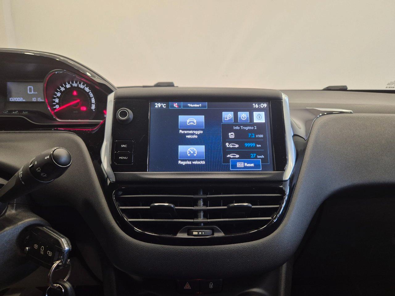 Peugeot 208 5p 1.2 puretech Active - NEOPATENTATI - Bluetooth - Clima
