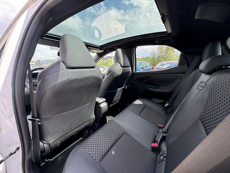 Toyota Yaris Hybrid Lounge MY22