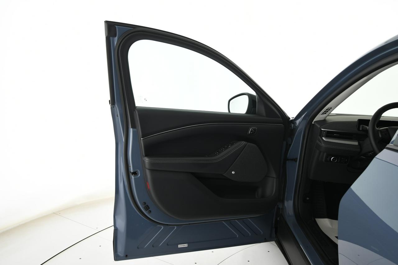 FORD Mustang Mach-e standard range rwd 269cv auto