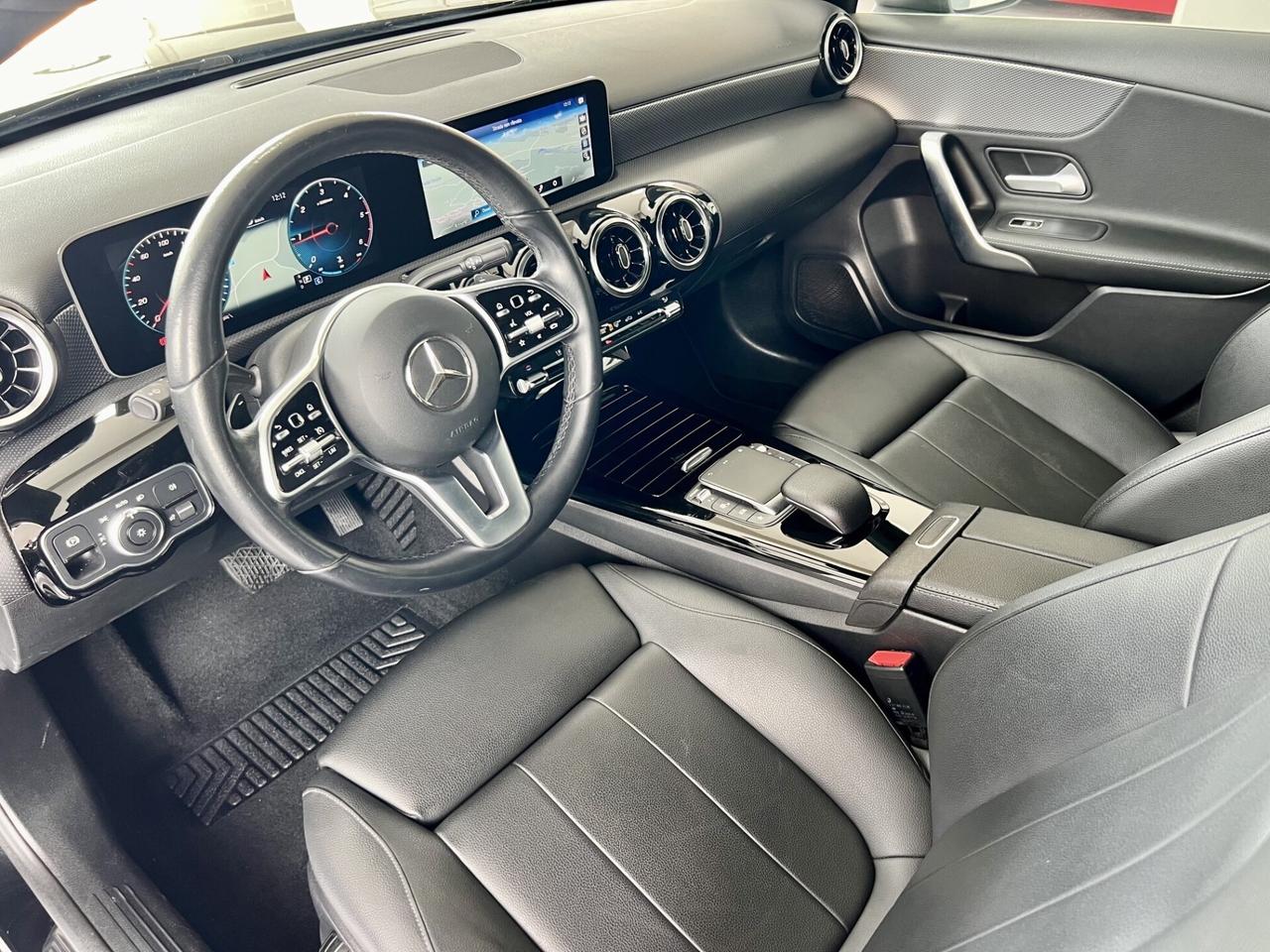 MERCEDES-BENZ A 180 d Aut. Business Extra - 2020