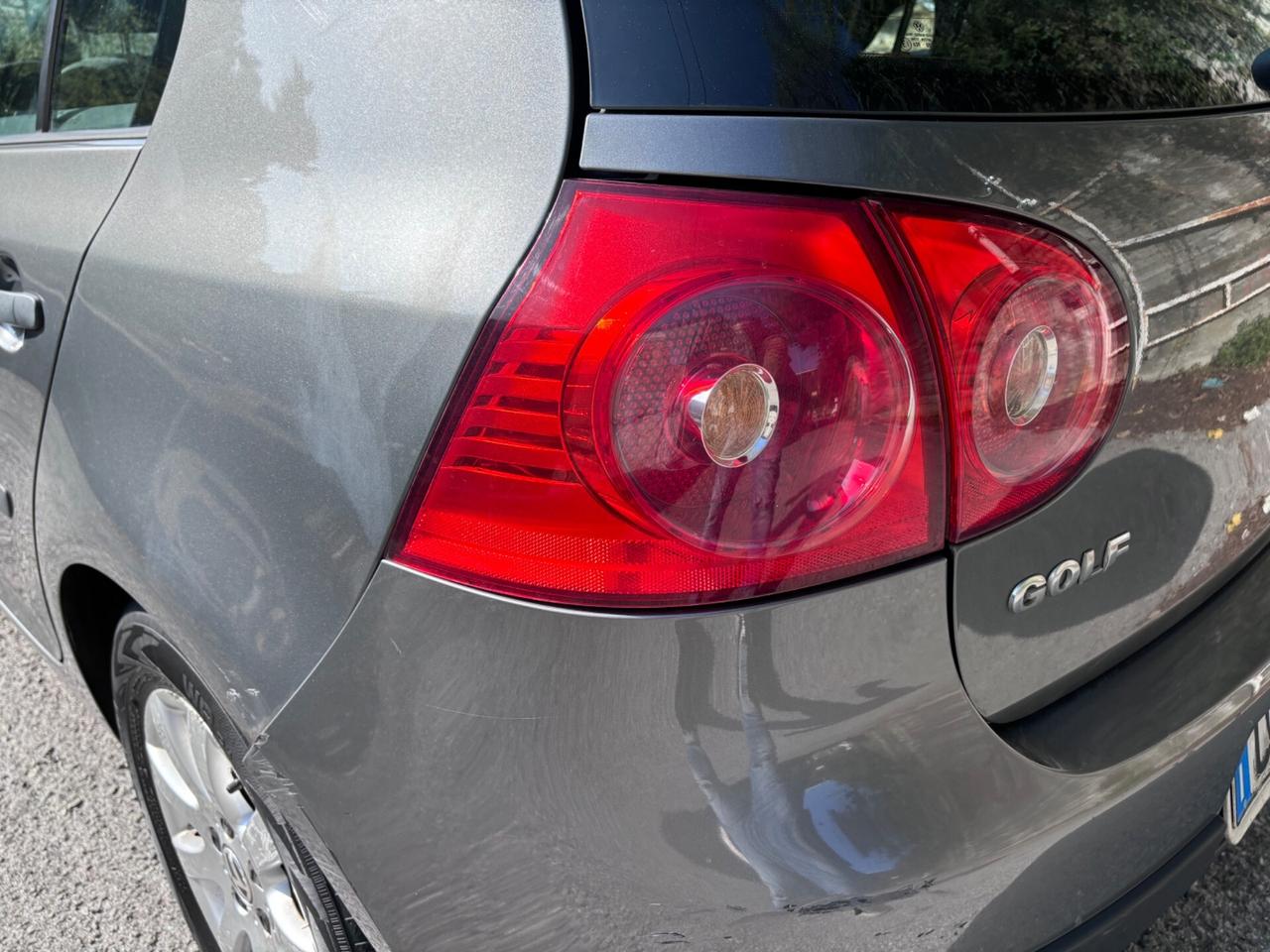 Volkswagen Golf 1.6 16V FSI 3p. Sportline