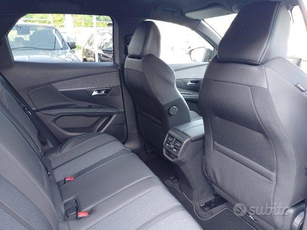 PEUGEOT 3008 N1 BlueHDi 130 EAT8 Allure Pack Aut