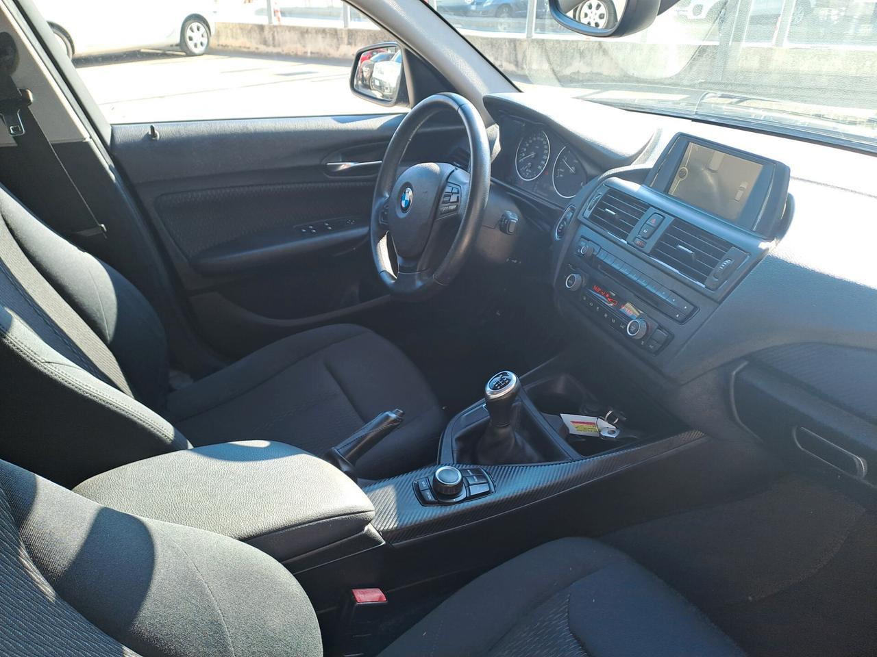 Bmw 116 116d 5p. Unique