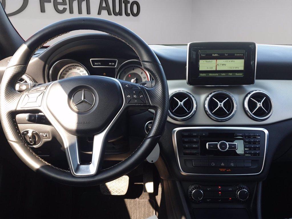 MERCEDES Gla 200 d (cdi) sport auto del 2015