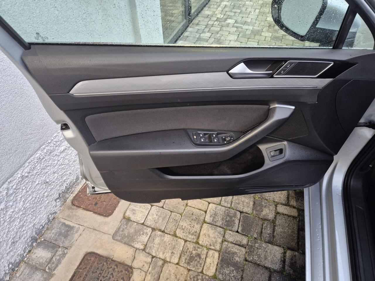 Volkswagen Passat Variant 2.0 TDI Business CAMBIO