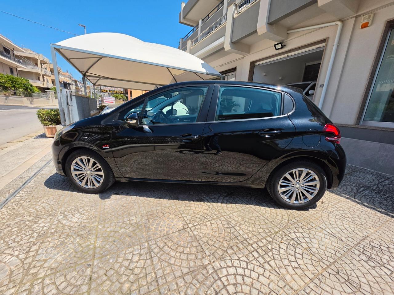 Peugeot 208 PureTech 82 Stop&Start 5 porte Allure