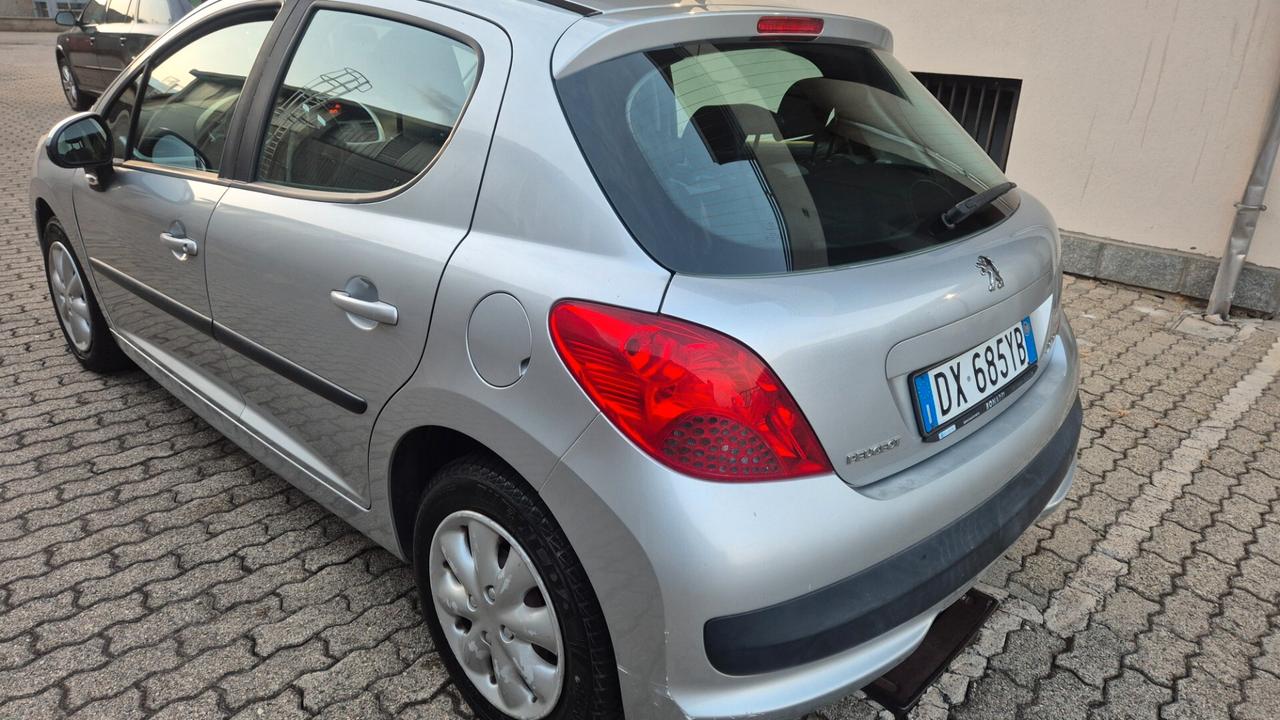 Peugeot 207 1.4 8V 75CV 5p. Energie Sport GPL