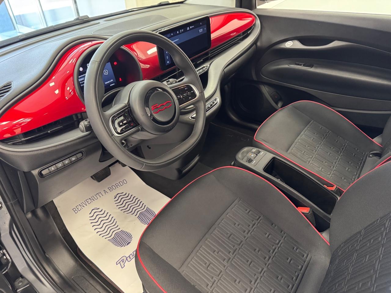 Fiat 500 500e 3+1 42 kWh Red