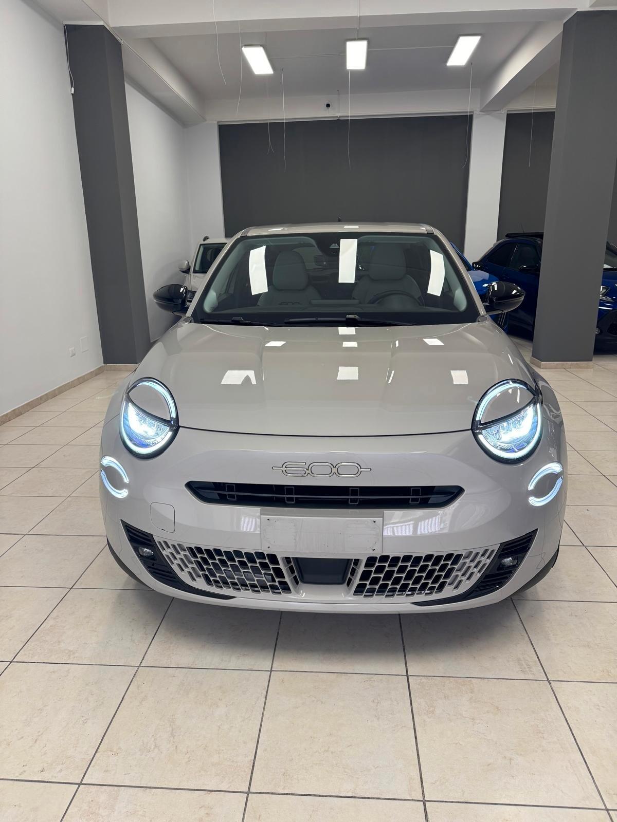 Fiat 600 Hybrid 100 CV DCT MHEV