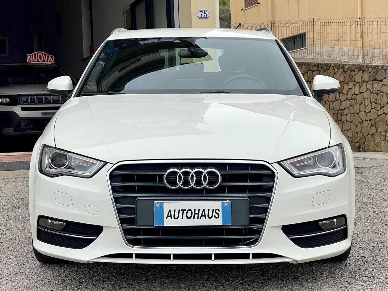 Audi A3 Sportback 2.0 TDI 150cv S-Line - R18 - LED