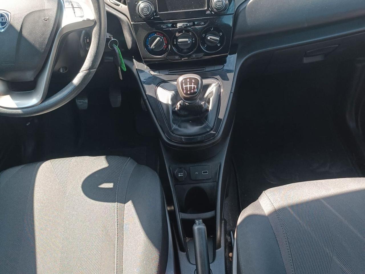 Lancia Ypsilon 1.0 FireFly 5 porte S&S Hybrid Ecochic Gold