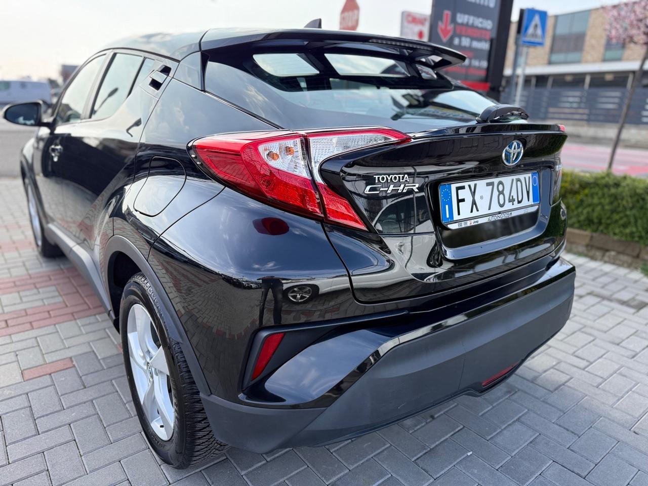Toyota C-HR 1.8 Hybrid E-CVT Style+