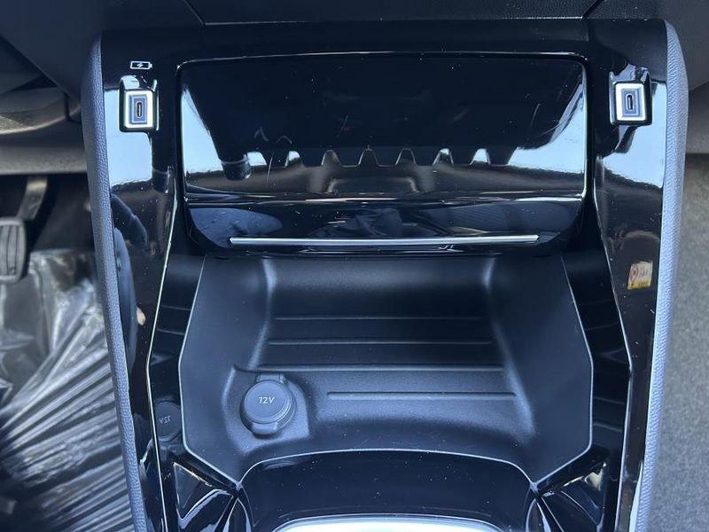 Peugeot 2008 PureTech 100 Allure NAVI + KEYLESS + CAMERA 360°