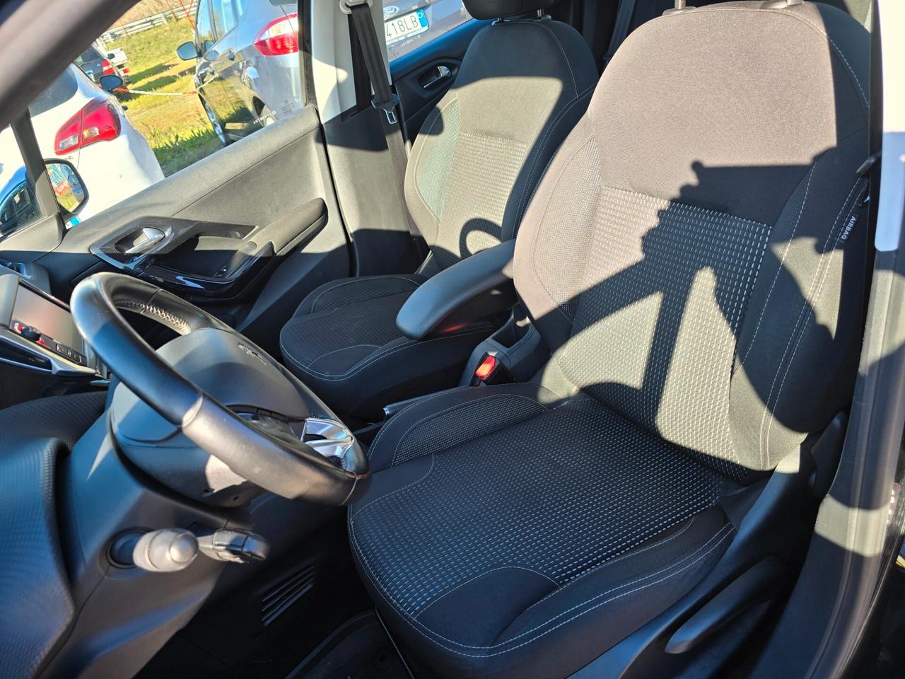 Peugeot 208 BlueHDi 100 5 porte Allure