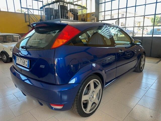 Ford Focus 2.0i 16V cat 3p. RS215