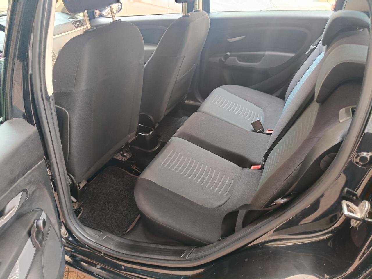 FIAT GRANDE PUNTO 1.2 5PORTE-NEOPATENTATI -Euro 4350