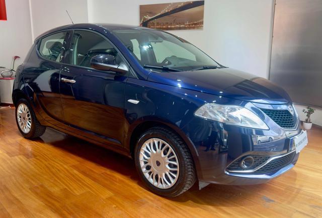LANCIA Ypsilon 1.2 69 CV 5 porte Gold