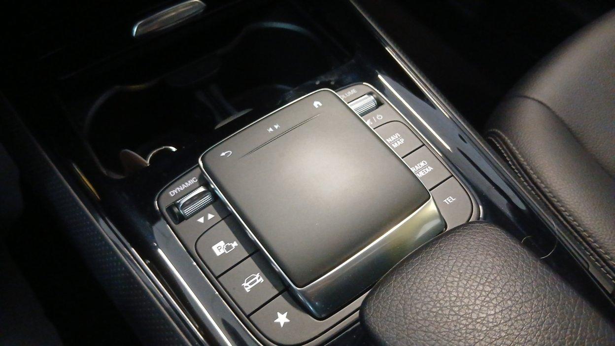 Mercedes-Benz GLA (H247) - GLA 180 d Automatic Business Extra