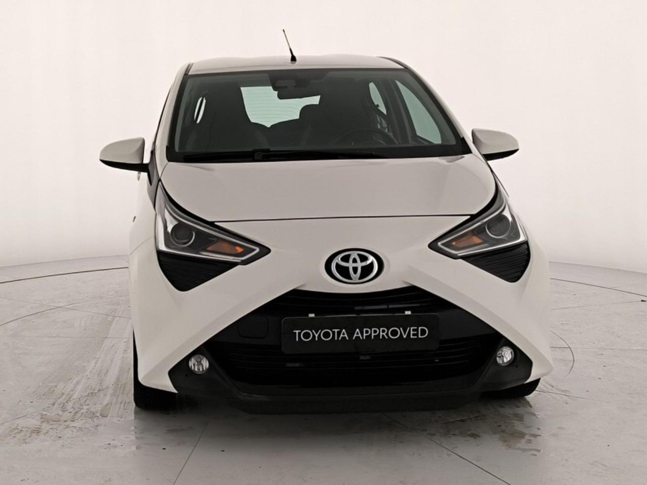 Toyota Aygo 5p 1.0 x-play 72cv