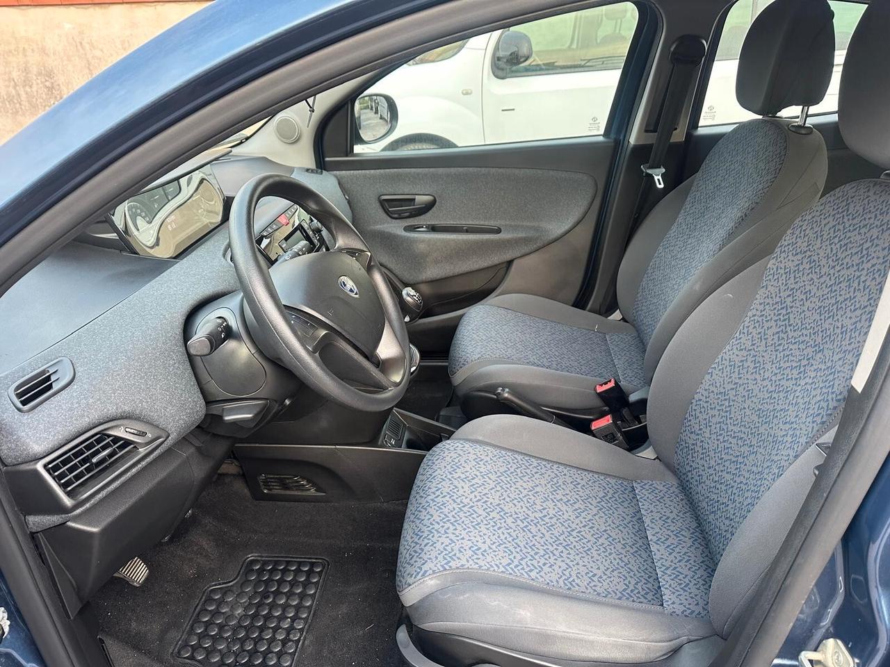 Lancia Ypsilon 1.0 FireFly 5 porte S&S Hybrid UnYca