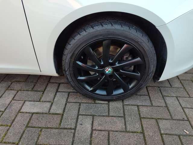 Alfa Romeo Giulietta Giulietta III 2010 1.4 t. m.air Distinctive 170cv