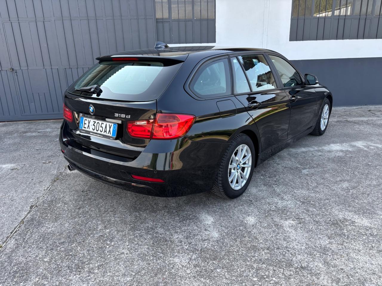 Bmw serie 3. 316d. 2.0d. Garanzia 12 mesi.