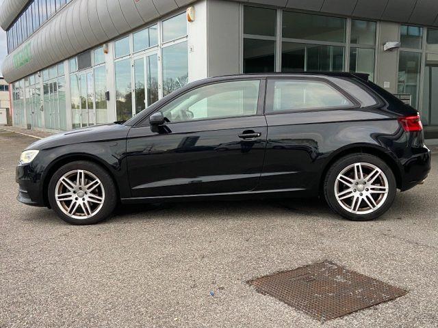 AUDI A3 1.6 TDI 3P. Attraction