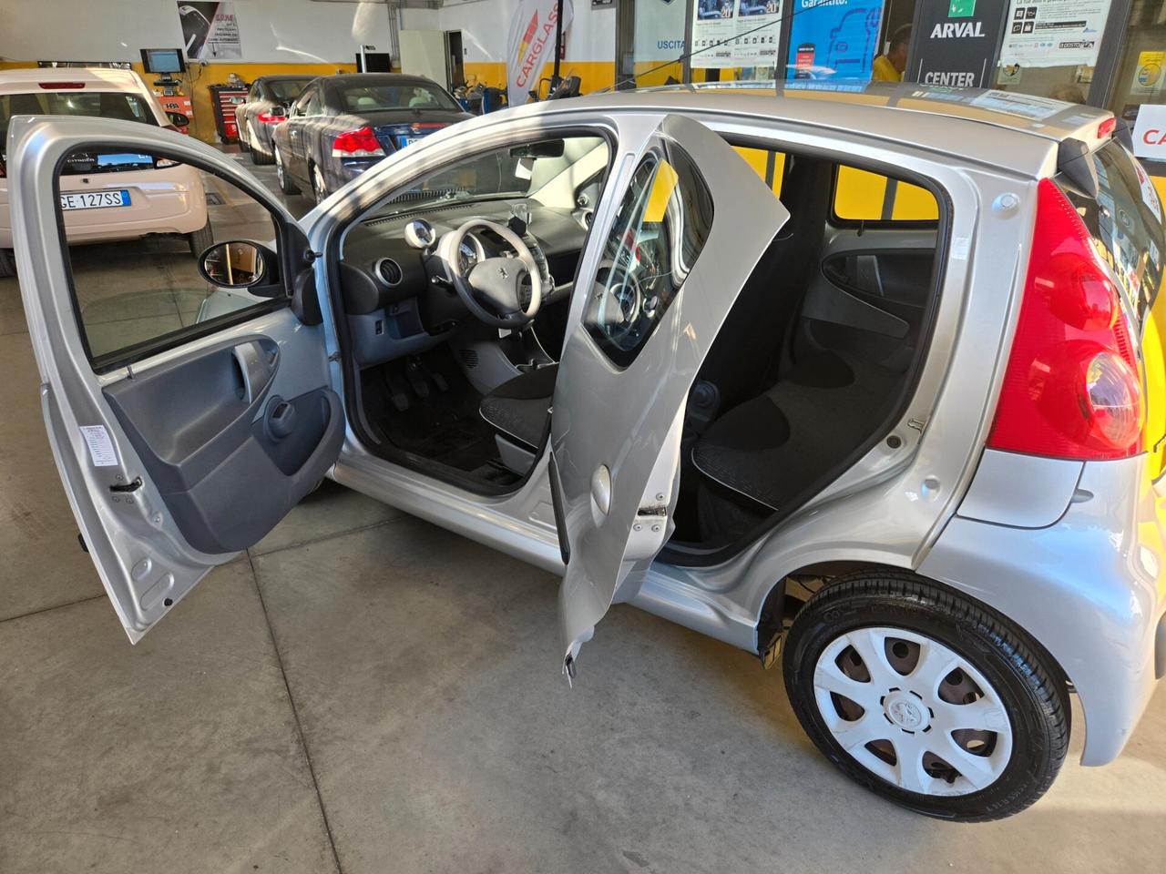 Peugeot 107 1.0 68CV 5p NEOPATENTATI