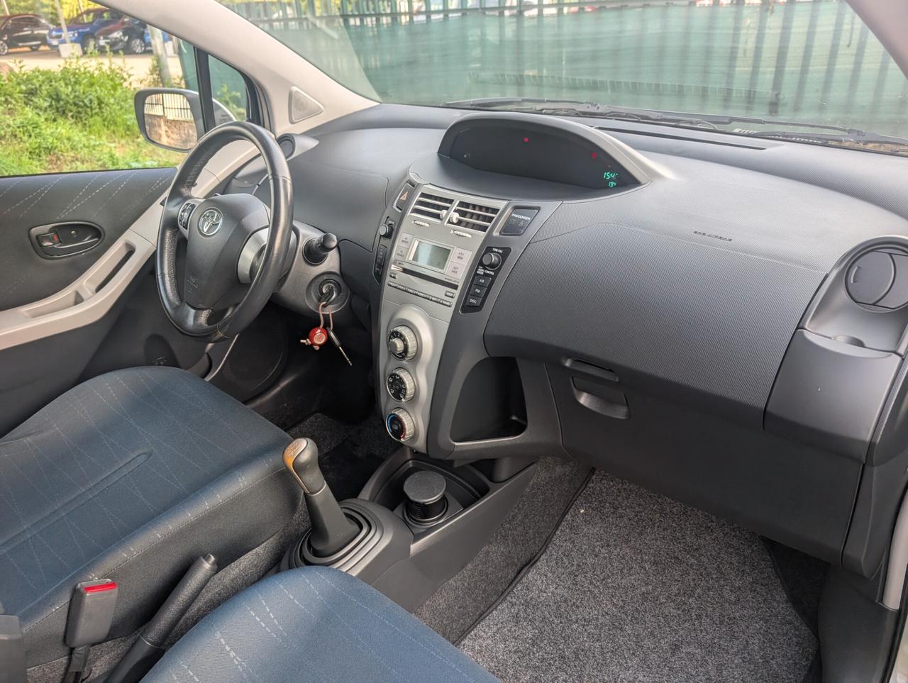 Toyota Yaris 1.3 5 porte Luna UNICO PROPRIETARIO