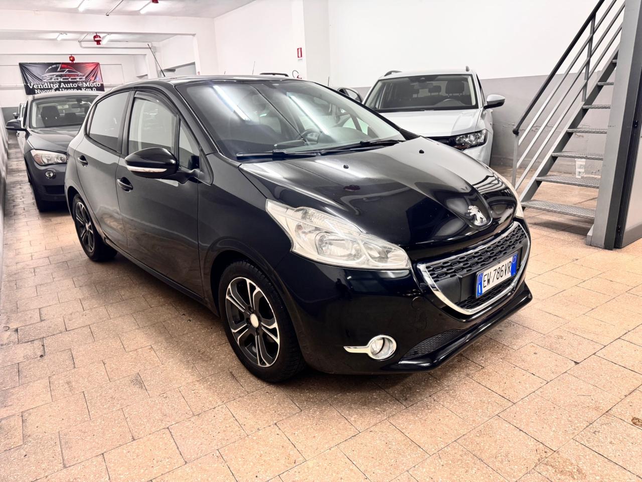 Peugeot 208 1.2 82 Cv 5P. Allure 94.000 Km - 2015