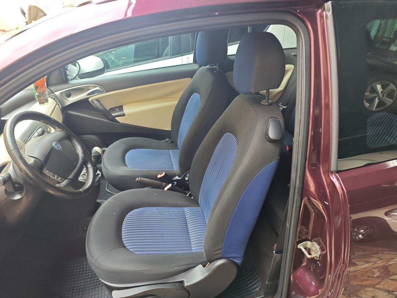 Lancia Ypsilon 1.3 MJT 90 CV Platino