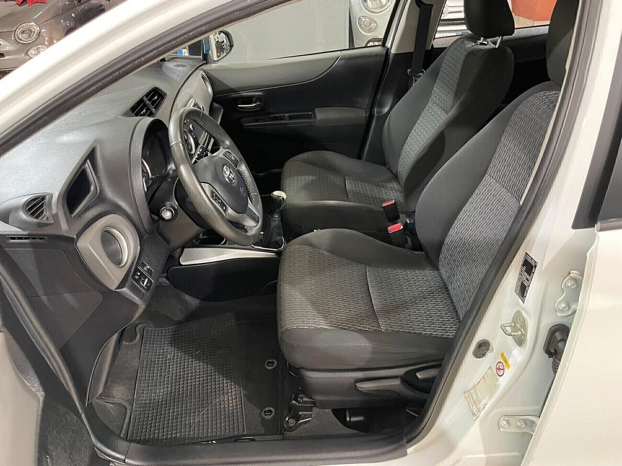 Toyota Yaris 1.0 5 porte Lounge