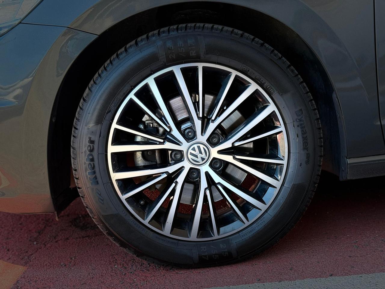 Volkswagen Touran 1.5 TSI ACT DSG Business BlueMotion Technology
