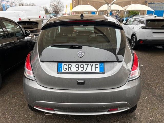 Lancia Ypsilon 1.0 FireFly 5 porte S&S Hybrid Platino